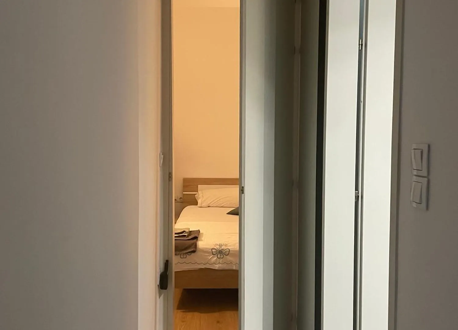 Grey Home سالونيك 0*,